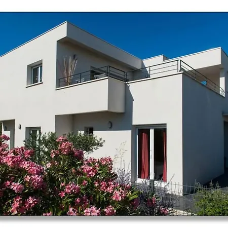 St Pierre Bord De Mer, 6 Velos, Climatisation, Jacuzzi 빌라