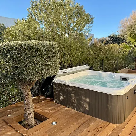 St Pierre Bord De Mer, 6 Velos, Climatisation, Jacuzzi